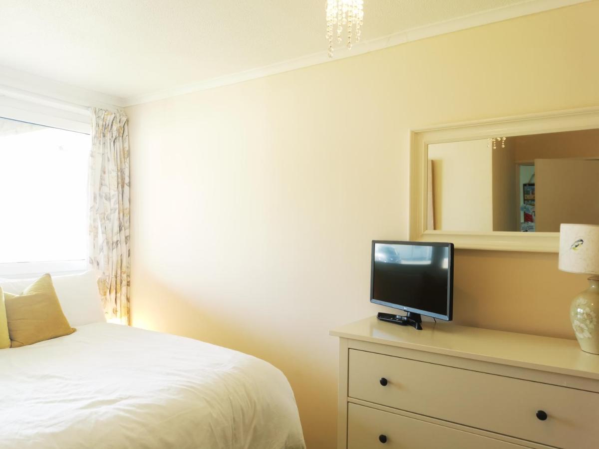 Sea View 3 Bedroom Seaside Property Chichester Exterior photo
